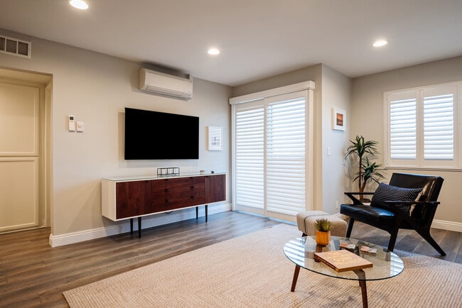 Photo - 2411 Prospect Ave Unit 215