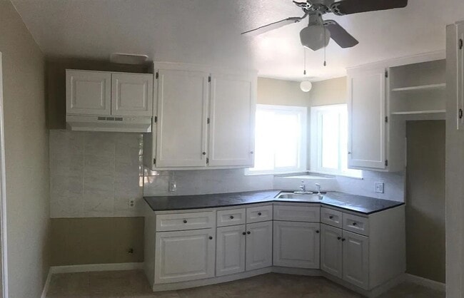 Photo - 18th Street East Triplex Unit 277