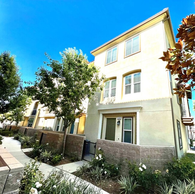 Building Photo - Beautiful 4 Bedroom Condominium with Attached Garage Located in Gated Community of Eastvale