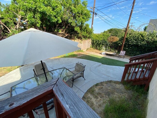 Building Photo - 5BR/2BA with Private Yard! Rental