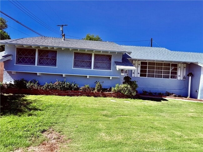 Photo - 11543 Swinton Ave