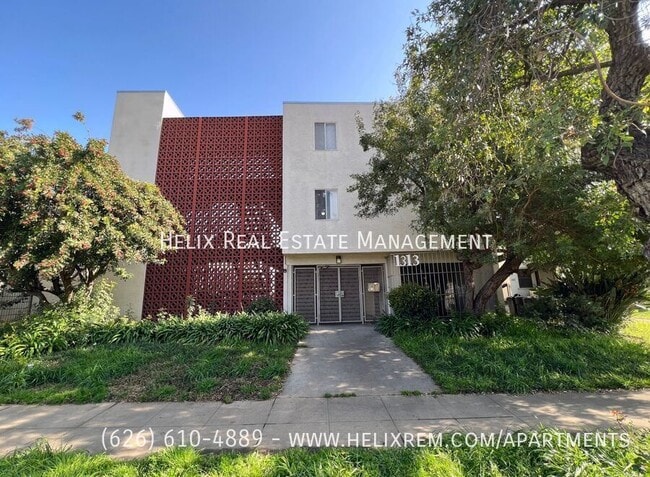 Photo - 1313 Huntington Dr Apartment Unit 4