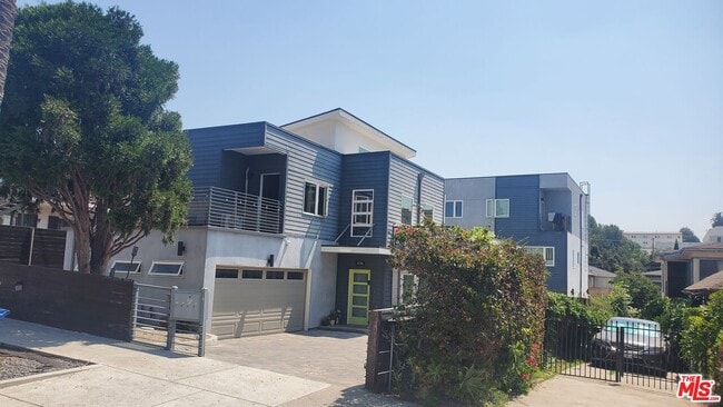 Photo - 636 N Rampart Blvd House