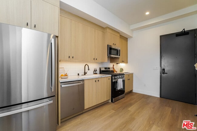 Photo - 611 N Virgil Ave Unit 505