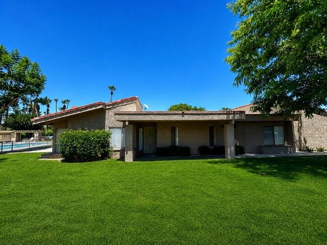 Building Photo - 48973 Canyon Crest Ln