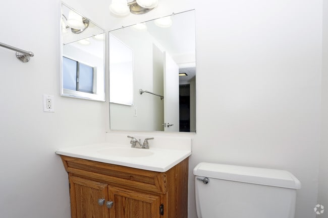 Photo - Fullerton Townhouse Apartments