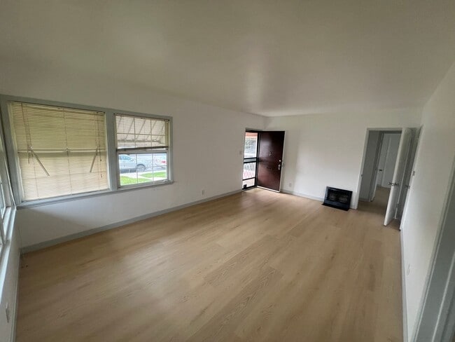 Photo - 2115-2117 S Garfield Ave Unit 2115