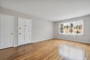 Living Room - 4080 Abourne Rd