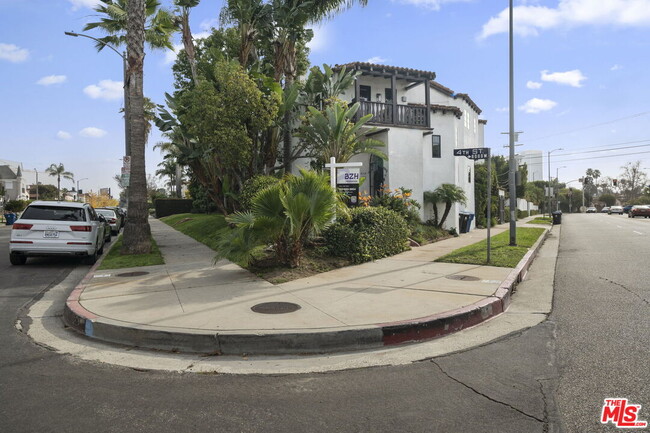 Photo - 8014 4th St Condo