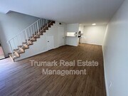 Photo - 2713 Montrose Ave Unit 4