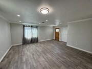 Photo - 4L Hayland Unit 15745 1/2