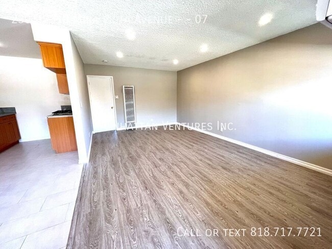 Building Photo - 2306-2310 Mira Vista Avenue --07 Unit 07