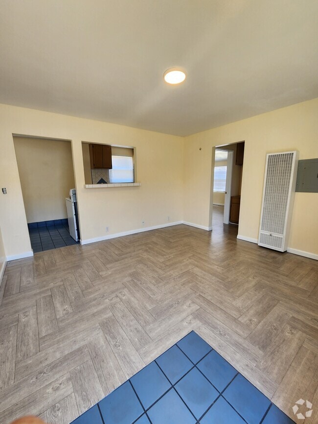 Building Photo - 1450 W 220th St Unit 3 Rental