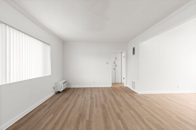 Photo - 20404 Cohasset