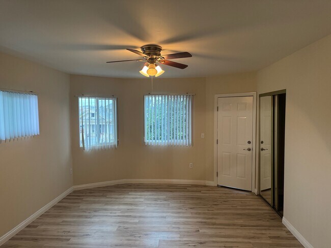 Photo - 4433 3/4 Towne Ave