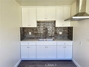 Photo - 320 E 236th St