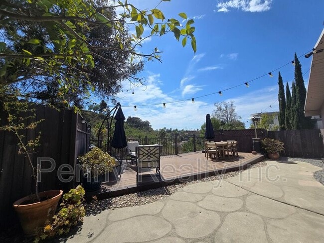 Building Photo - 5539 Baja Dr