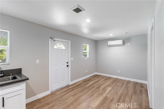 Photo - 16440 Donmetz St