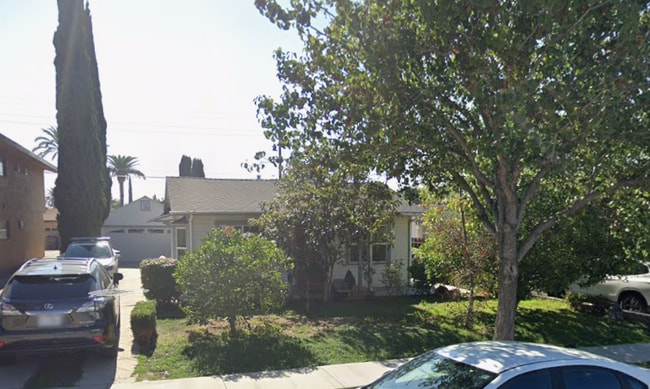 Building Photo - 624 W Lexington Dr