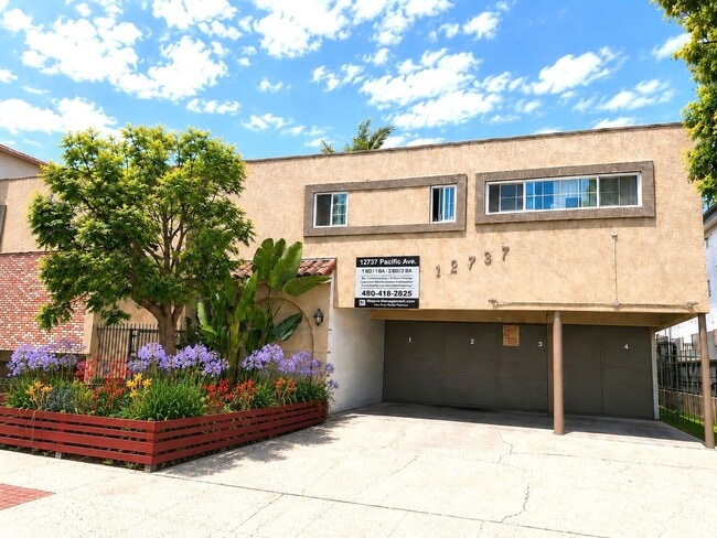 Building Photo - 12737 Pacific Ave