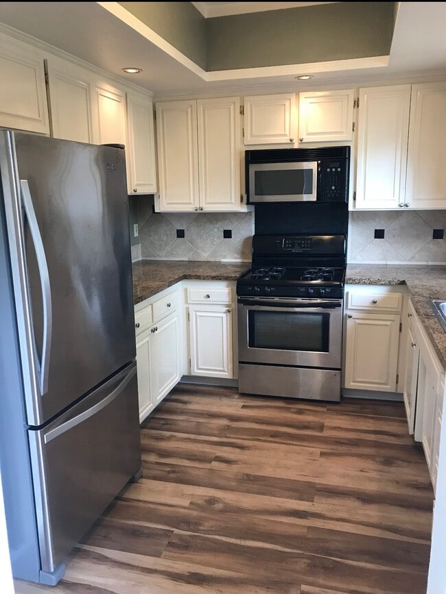 Building Photo - 5247 Agnes Ave