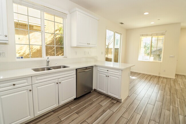 Kitchen - 8630 Cava Dr