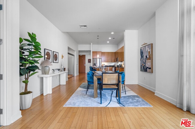 Photo - 3223 W 6th St Unit 206