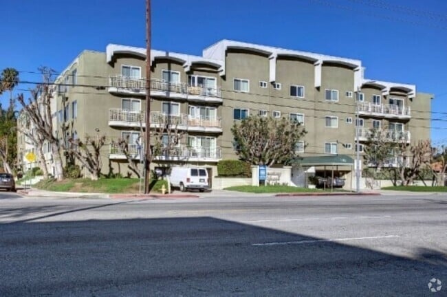 Building Photo - 5307 Sepulveda Blvd Rental