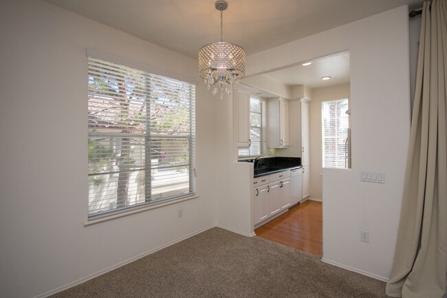 Upstairs Beautiful Condo in Carmel Valley! - Upstairs Beautiful Condo in Carmel Valley!