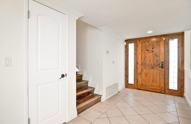 Photo - 5954 Wilkinson Ave
