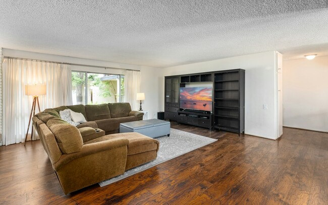 Photo - 3205 Merrill Dr Unit 17