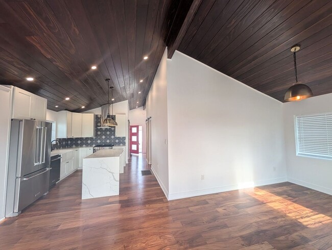 Photo - Beautifully Renovated 2 Bedroom in Oceanside!