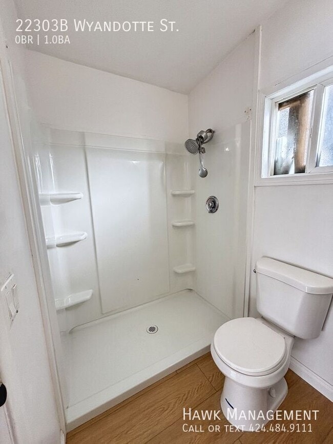 Photo - 22303 Wyandotte St