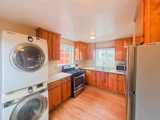 Photo - 574-576 MCINTOSH STREET Unit MCI574
