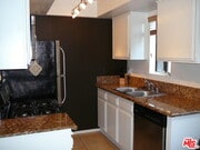 Photo - 558 Evergreen St Townhome