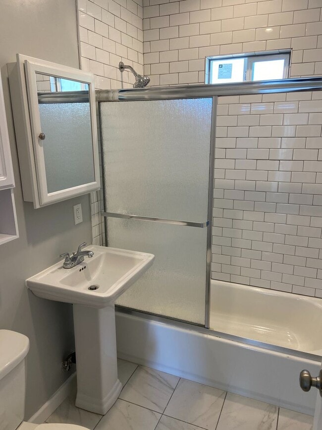 Photo - Newly Remodeled 2 Bedroom, 1 Bathroom in Kensington! Washer/Dryer in Unit! Unit 4473