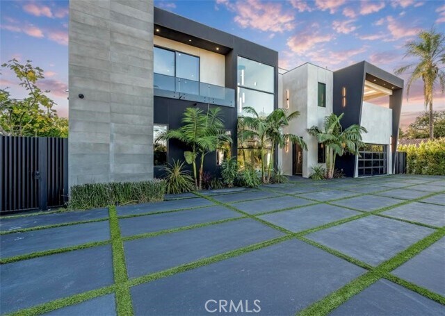 Photo - 13016 Chandler Blvd