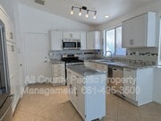 Photo - 43221 32nd St E