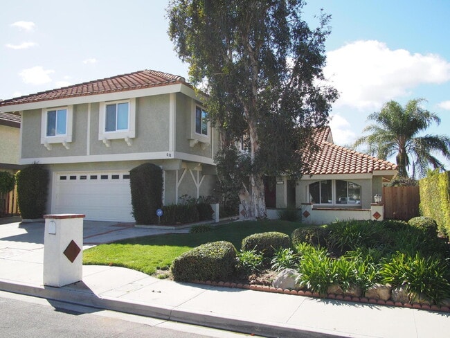 Photo - 211 Windtree Ave House