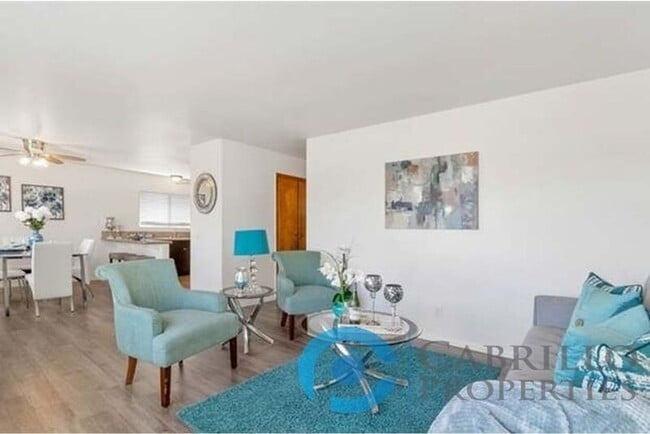 Photo - 4523 Winona Ave