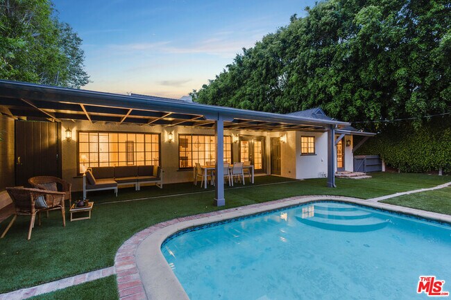 Photo - 1526 San Vicente Blvd