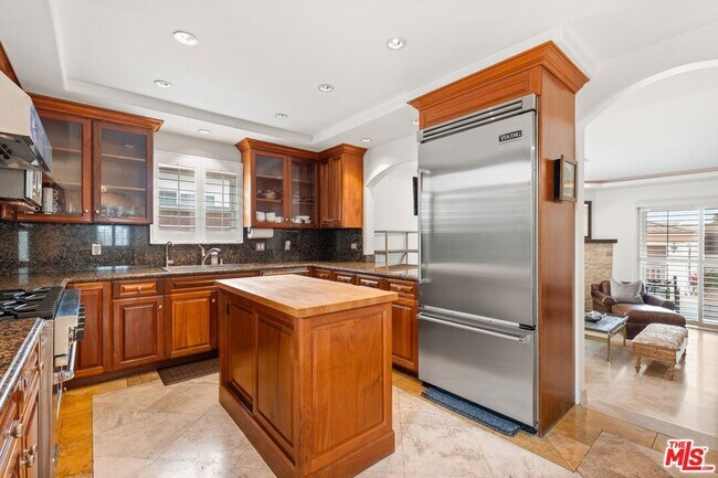 Photo - 6416 W 83rd St