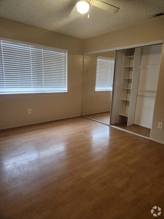 Building Photo - 6839 John Dr Rental