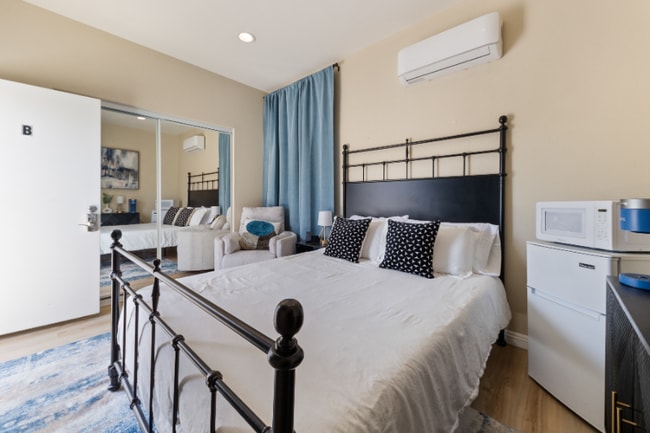 Photo - 2521 W California St