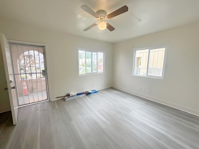 Photo - 1510 W 53rd St Apartments