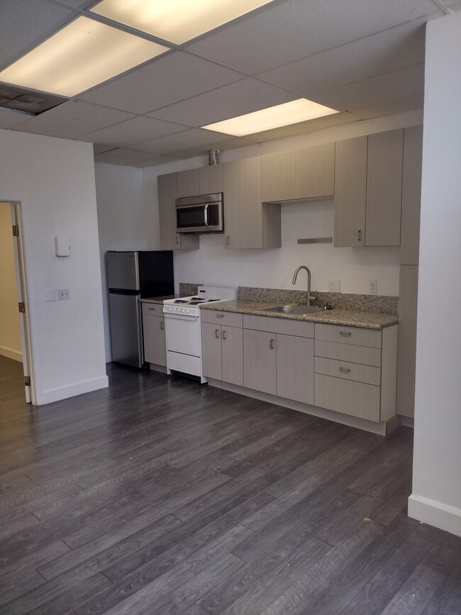 Building Photo - 7440 Girard Ave Unit 7442-A