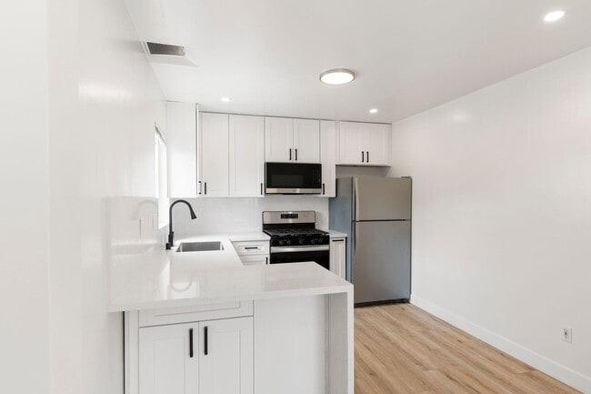 Photo - 228-230 Elm Ave Unit 230