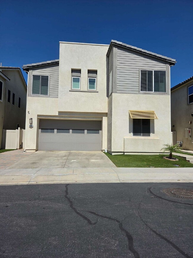 Building Photo - Beautiful 4 Bedroom, 3.5 Bathroom Home with Modern Upgrades in the Weston community of Santee