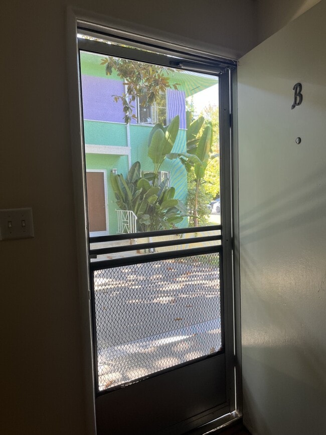 Front Door - 3171 S Barrington Ave Unit B