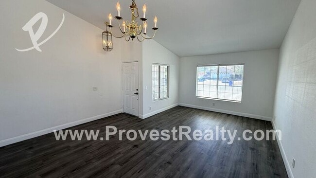 Photo - 11786 Oxford St